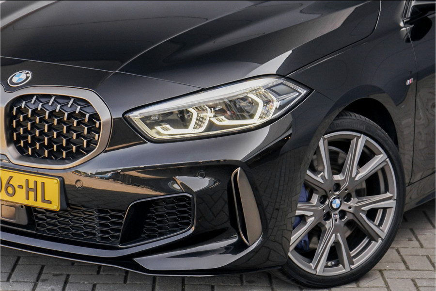 BMW 1-serie M135i xDrive High Ex Shadow Pano H/K Memory HUD Stuurverw