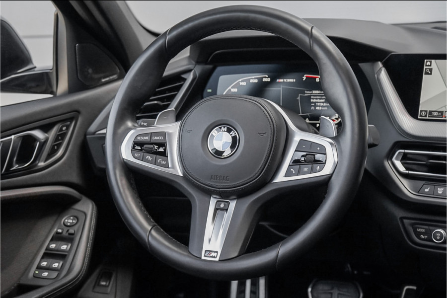 BMW 1-serie M135i xDrive High Ex Shadow Pano H/K Memory HUD Stuurverw