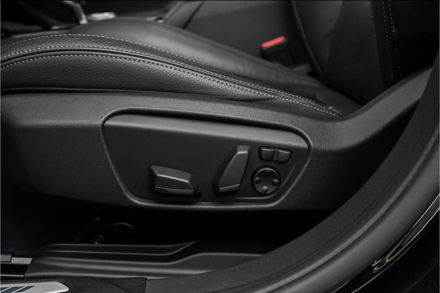 BMW 1-serie M135i xDrive High Ex Shadow Pano H/K Memory HUD Stuurverw