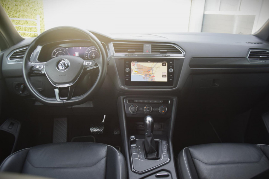 Volkswagen Tiguan Allspace 2.0 TDI Highline Business R PANORAMADAK/TREKHAAK/LEER PAKKET