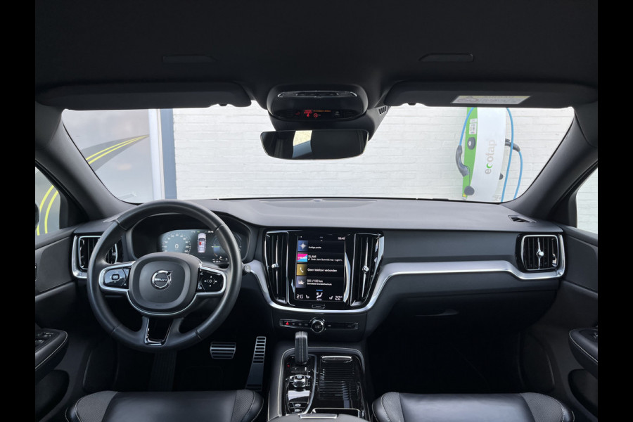 Volvo V60 2.0 T6 Recharge AWD R-Design | Apple carplay | Cruise control | Zwenkbare trekhaak | Memory |