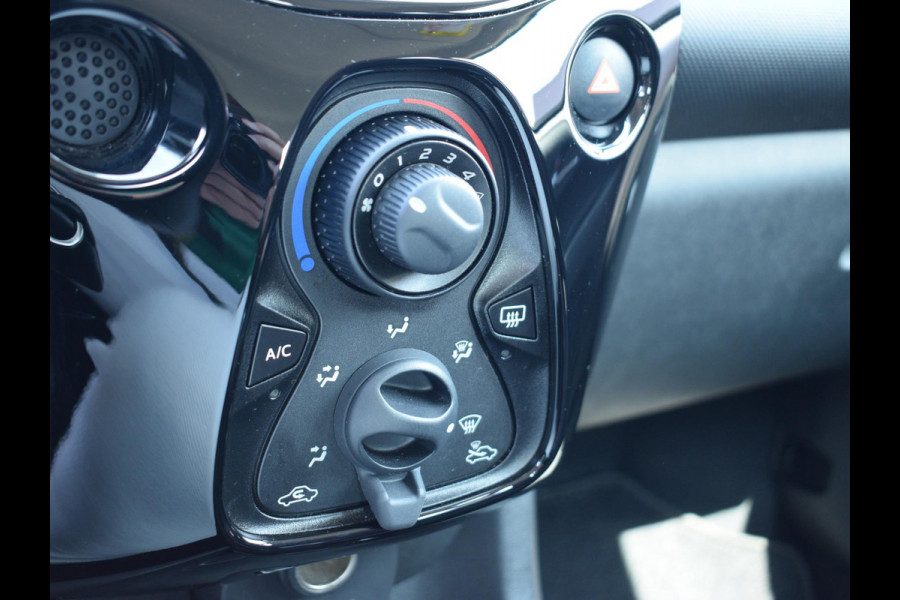 Citroën C1 1.0 VTi Shine ACHTERUITRIJCAMERA | CARPLAY | LICHTMETALEN VELGEN | AIRCO