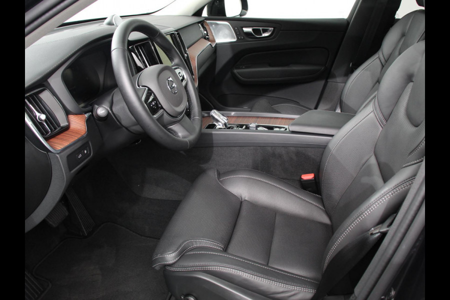 Volvo XC60 2.0 T6 Plug-in hybrid AWD Ultimate Dark | Bowers &Wilkins Premium Sound system | Navigatie Google | Paonarama dak | Camera | Extra Getint glas | Stoelen met massage functie