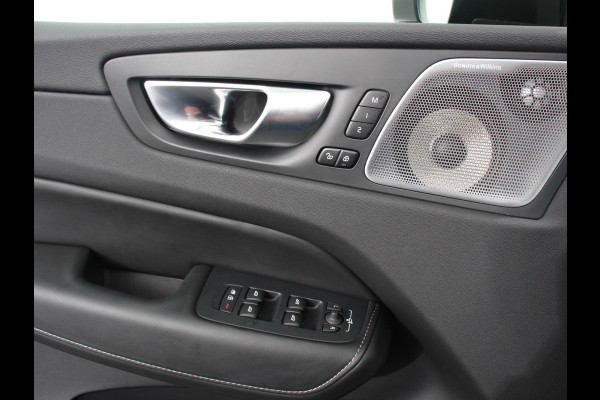 Volvo XC60 2.0 T6 Plug-in hybrid AWD Ultimate Dark | Bowers &Wilkins Premium Sound system | Navigatie Google | Paonarama dak | Camera | Extra Getint glas | Stoelen met massage functie