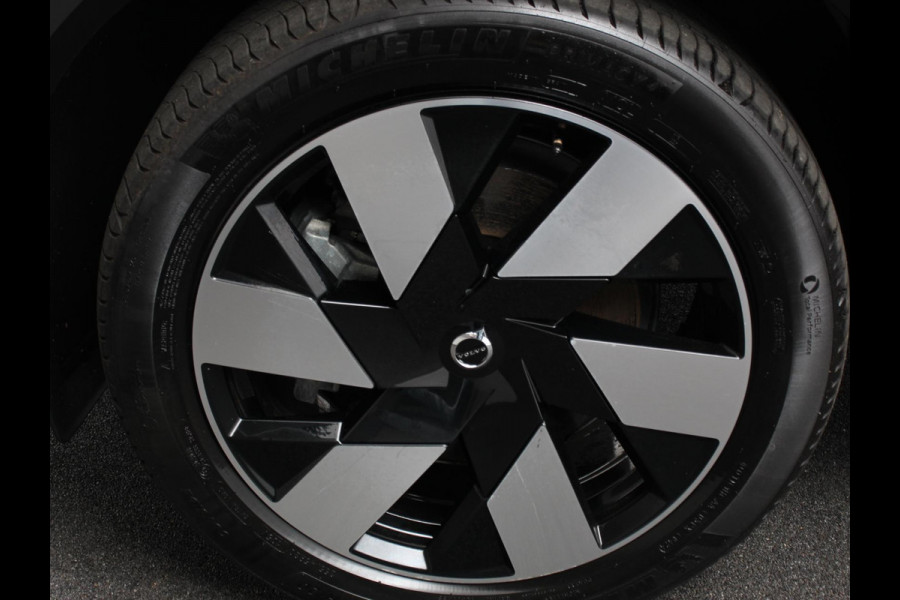 Volvo XC60 2.0 T6 Plug-in hybrid AWD Ultimate Dark | Bowers &Wilkins Premium Sound system | Navigatie Google | Paonarama dak | Camera | Extra Getint glas | Stoelen met massage functie