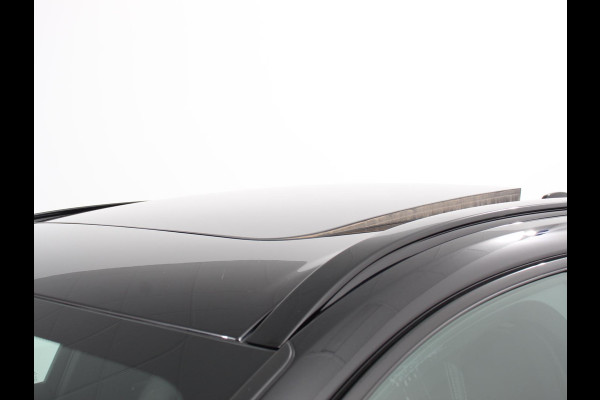Volvo XC60 2.0 T6 Plug-in hybrid AWD Ultimate Dark | Bowers &Wilkins Premium Sound system | Navigatie Google | Paonarama dak | Camera | Extra Getint glas | Stoelen met massage functie
