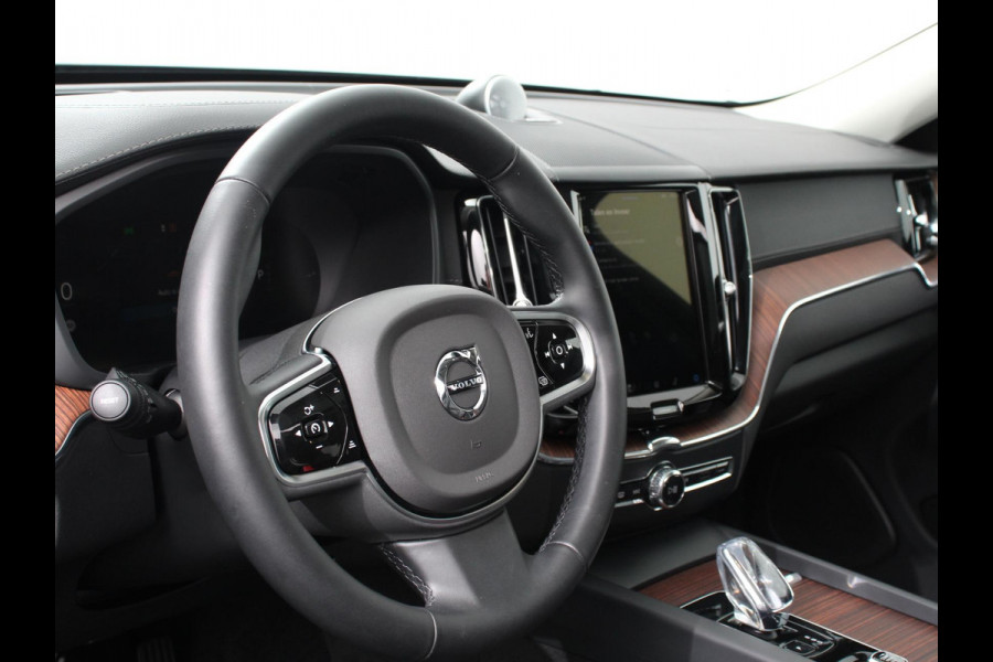 Volvo XC60 2.0 T6 Plug-in hybrid AWD Ultimate Dark | Bowers &Wilkins Premium Sound system | Navigatie Google | Paonarama dak | Camera | Extra Getint glas | Stoelen met massage functie