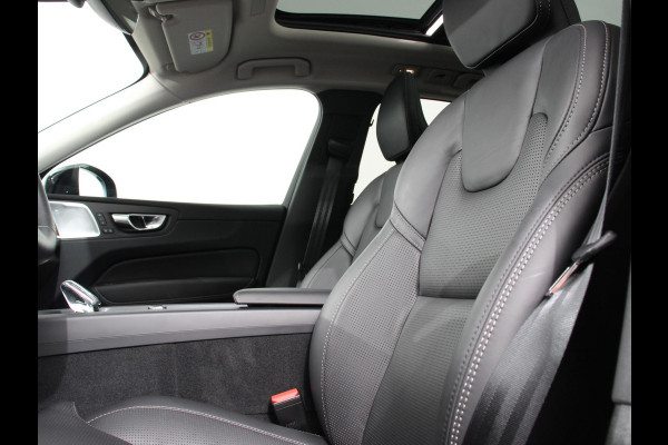 Volvo XC60 2.0 T6 Plug-in hybrid AWD Ultimate Dark | Bowers &Wilkins Premium Sound system | Navigatie Google | Paonarama dak | Camera | Extra Getint glas | Stoelen met massage functie