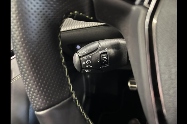 Peugeot 2008 1.2 PureTech 130 GT Cimate control Cruise control LED Achteruitrij camera Navigatie Parkeersensor achter