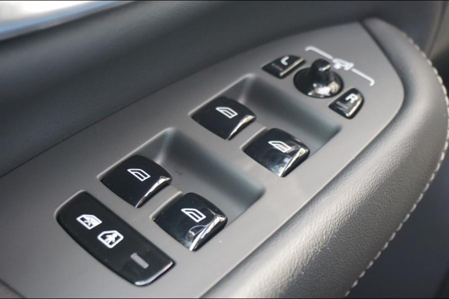 Volvo XC90 2.0 T8 PHEV AWD Ultra Bright NIEUW | LUCHTVERING | TREKHAAK!