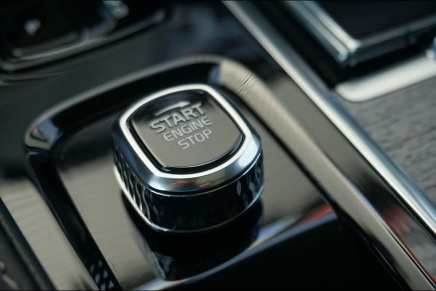 Volvo XC90 2.0 T8 PHEV AWD Ultra Bright NIEUW | LUCHTVERING | TREKHAAK!