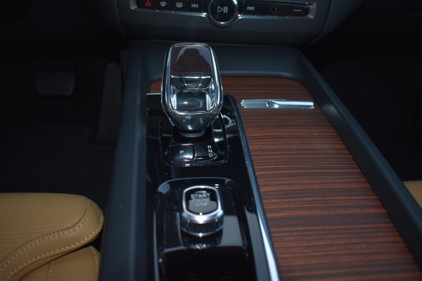 Volvo XC60 2.0 T6 Plug-in hybrid AWD 350PK Aut. Ultimate | Pano | LED | Navi | Camera | BLiS | Incl. garantie