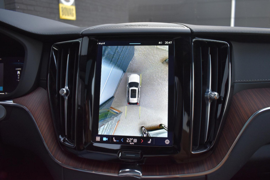 Volvo XC60 2.0 T6 Plug-in hybrid AWD 350PK Aut. Ultimate | Pano | LED | Navi | Camera | BLiS | Incl. garantie