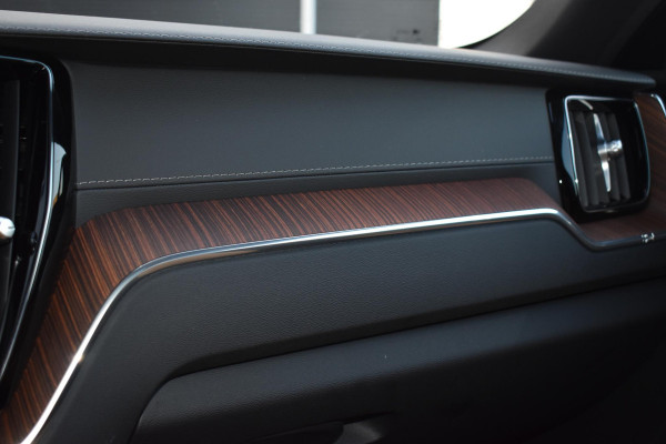 Volvo XC60 2.0 T6 Plug-in hybrid AWD 350PK Aut. Ultimate | Pano | LED | Navi | Camera | BLiS | Incl. garantie