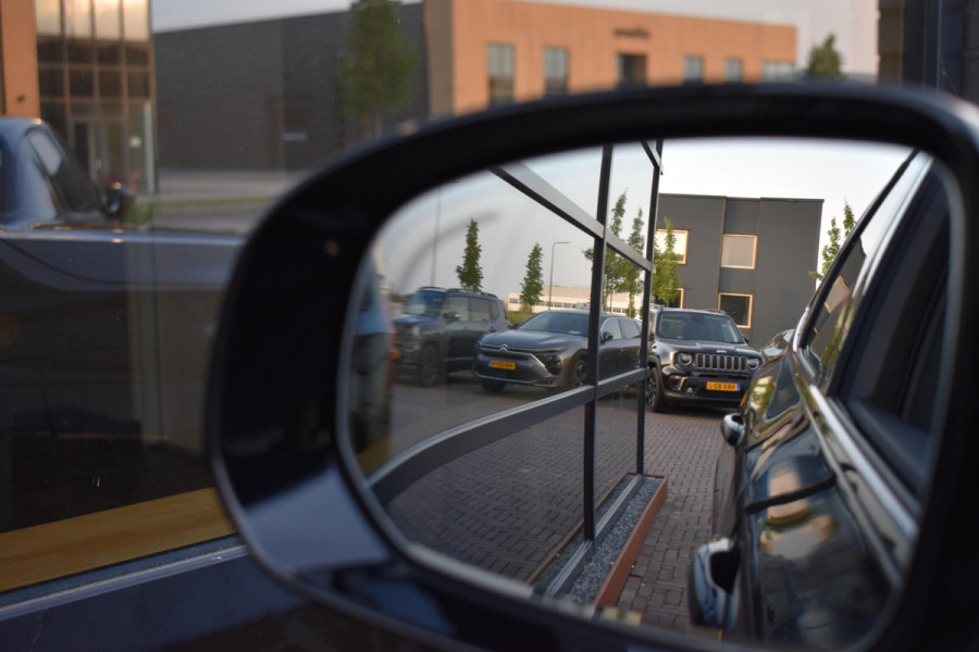 Volvo XC60 2.0 T6 Plug-in hybrid AWD 350PK Aut. Ultimate | Pano | LED | Navi | Camera | BLiS | Incl. garantie