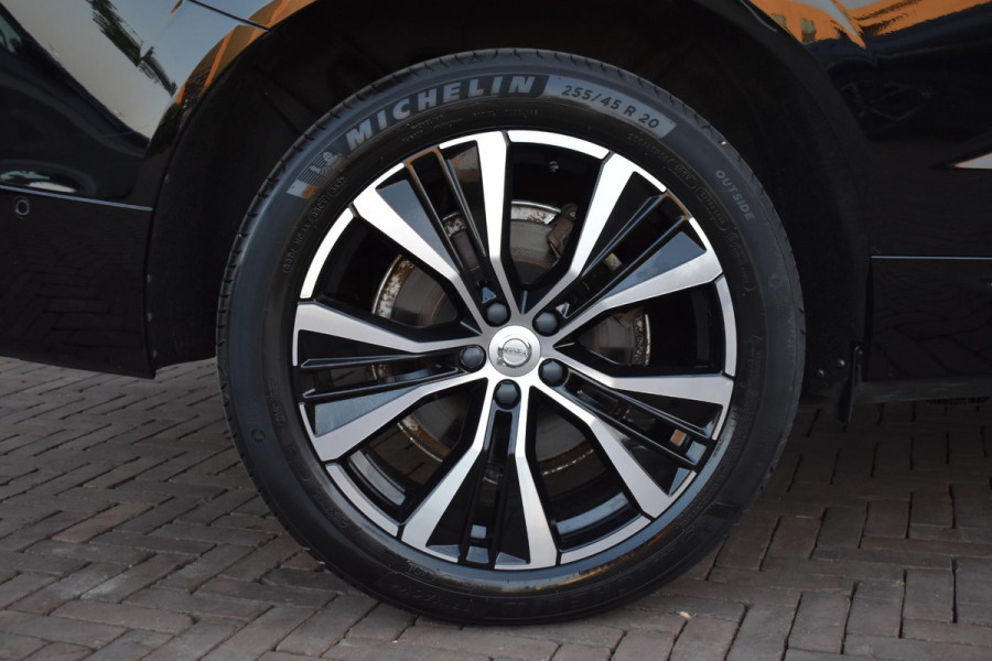 Volvo XC60 2.0 T6 Plug-in hybrid AWD 350PK Aut. Ultimate | Pano | LED | Navi | Camera | BLiS | Incl. garantie