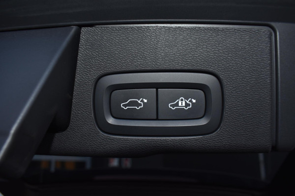 Volvo XC60 2.0 T6 Plug-in hybrid AWD 350PK Aut. Ultimate | Pano | LED | Navi | Camera | BLiS | Incl. garantie