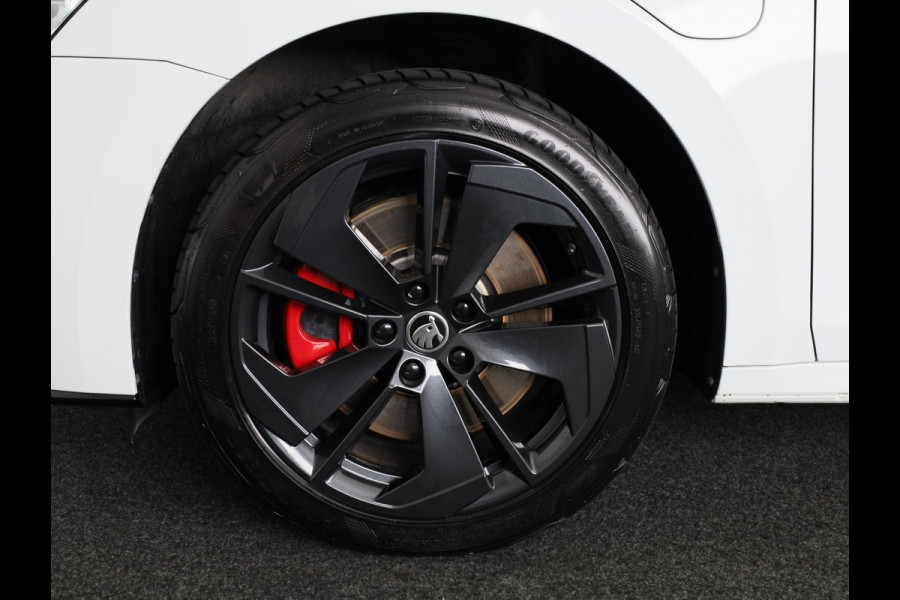 Škoda Octavia Combi 1.4 TSI RS iV PHEV Business 245PK PHEV | Verlengde garantie |  Adaptive cruise control | Trekhaak wegklapbaar | Parkeercamera |
