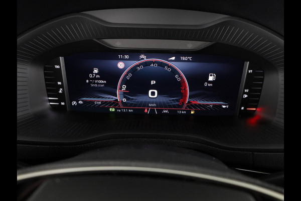 Škoda Karoq Sportline Business 1.5 TSI 150 pk 7 versn. DSG | Dode hoek sensoren | Adaptive Cruise Control | Elektrische achterklep