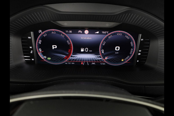 Škoda Karoq Sportline Business 1.5 TSI 150 pk 7 versn. DSG | Dode hoek sensoren | Adaptive Cruise Control | Elektrische achterklep