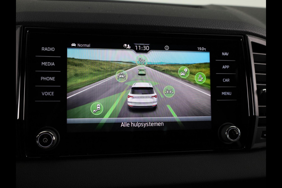 Škoda Karoq Sportline Business 1.5 TSI 150 pk 7 versn. DSG | Dode hoek sensoren | Adaptive Cruise Control | Elektrische achterklep