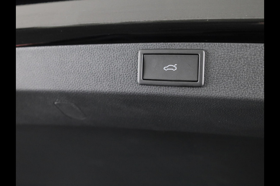 Škoda Karoq Sportline Business 1.5 TSI 150 pk 7 versn. DSG | Dode hoek sensoren | Adaptive Cruise Control | Elektrische achterklep