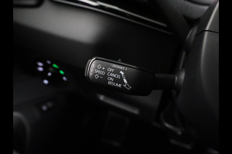 Škoda Karoq Sportline Business 1.5 TSI 150 pk 7 versn. DSG | Dode hoek sensoren | Adaptive Cruise Control | Elektrische achterklep