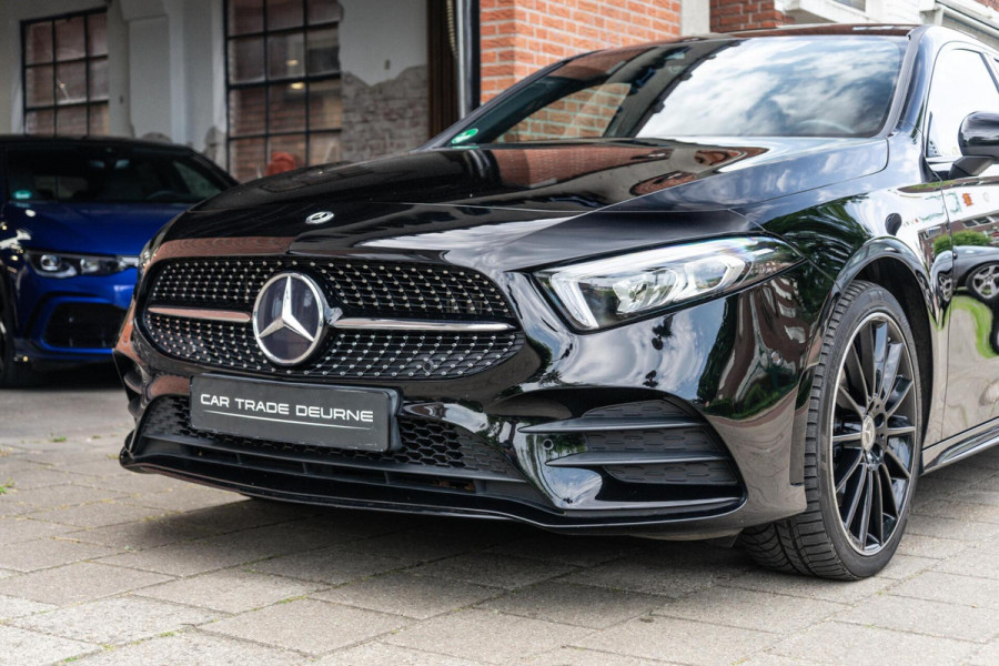 Mercedes-Benz A-Klasse 250 e AMG Pano / Camera / Ambi