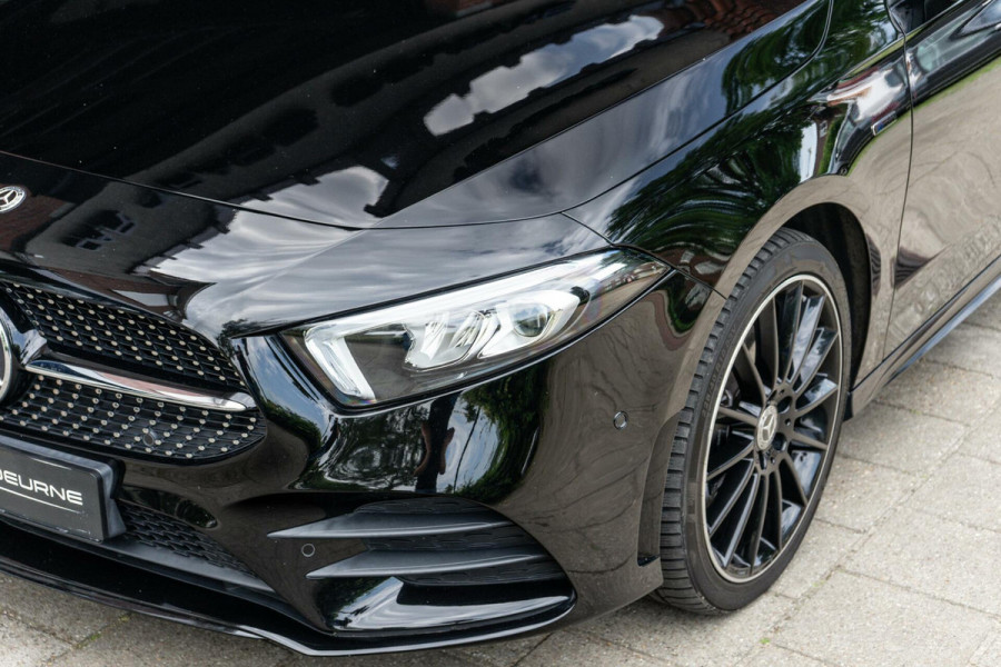 Mercedes-Benz A-Klasse 250 e AMG Pano / Camera / Ambi