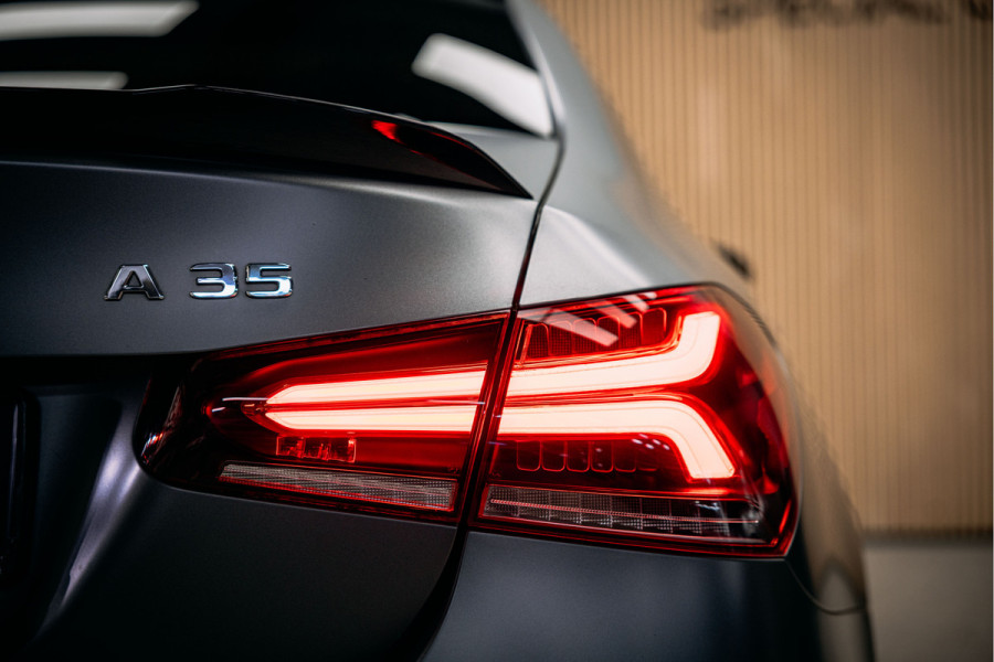 Mercedes-Benz A-Klasse AMG 35 4MATIC Premium Plus Vol uitgevoerde A35 Limo
