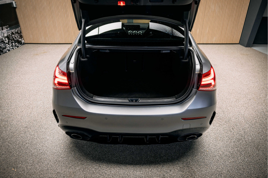Mercedes-Benz A-Klasse AMG 35 4MATIC Premium Plus Vol uitgevoerde A35 Limo