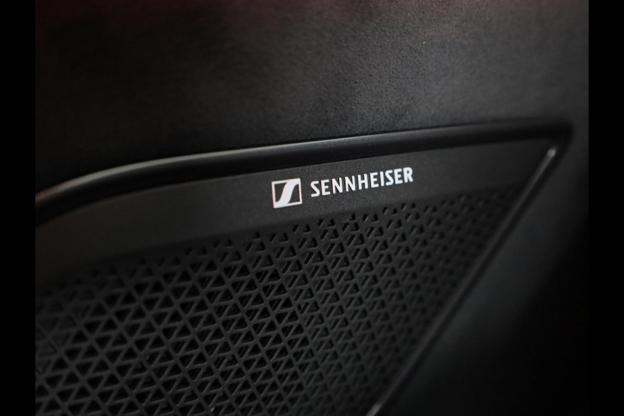 CUPRA Formentor 1.5 TSI e-Hybrid VZ Performance 272pk | Panoramadak | Matte Lak | 19 inch | Carbon Spiegelkappen | Trekhaak | Sennheiser |