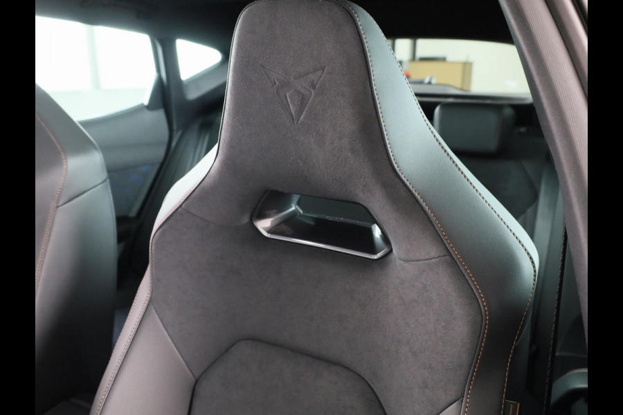 CUPRA Formentor 1.5 TSI e-Hybrid VZ Performance 272pk | Panoramadak | Matte Lak | 19 inch | Carbon Spiegelkappen | Trekhaak | Sennheiser |