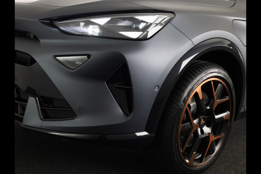 CUPRA Formentor 1.5 TSI e-Hybrid VZ Performance 272pk | Panoramadak | Matte Lak | 19 inch | Carbon Spiegelkappen | Trekhaak | Sennheiser |