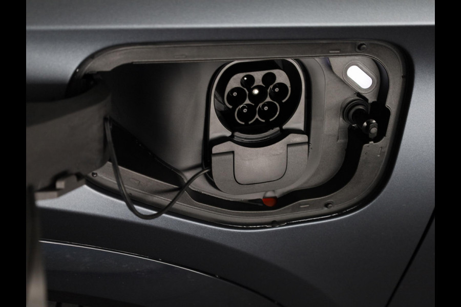 CUPRA Formentor 1.5 TSI e-Hybrid VZ Performance 272pk | Panoramadak | Matte Lak | 19 inch | Carbon Spiegelkappen | Trekhaak | Sennheiser |
