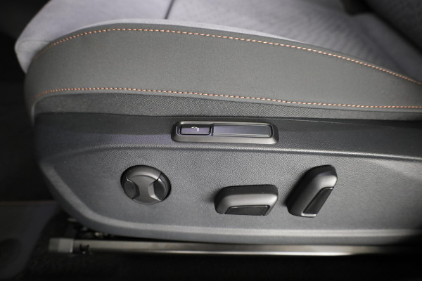 CUPRA Born Performance Limited 82 kWh 231PK | Sennheiser | Pilot L | 20 inch | Stoelmassage | Exclusieve Lak |