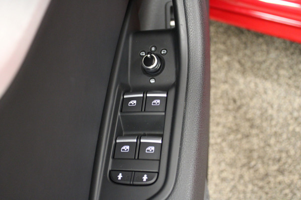 Audi A4 Limousine 1.4 TFSI Sport S line edition