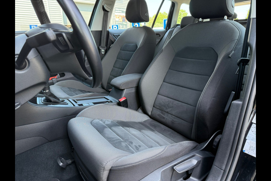 Volkswagen GOLF Variant 1.5 TSI Highline - Automaat - Navi - Climate - Parkeerhulp - Org.NL