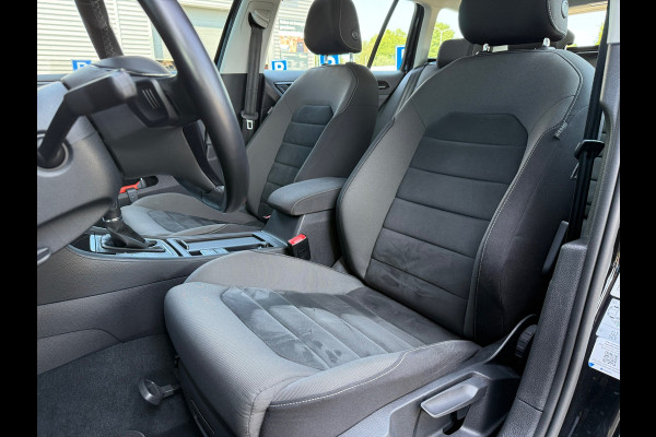 Volkswagen GOLF Variant 1.5 TSI Highline - Automaat - Navi - Climate - Parkeerhulp - Org.NL
