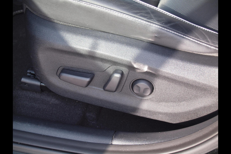 Kia e-Niro ExecutiveLine 64 kWh | Camera | Apple Carplay | Cruise Control | JBL | Leer |