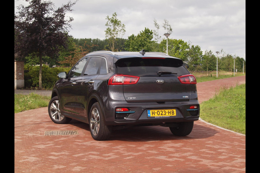 Kia e-Niro ExecutiveLine 64 kWh | Camera | Apple Carplay | Cruise Control | JBL | Leer |