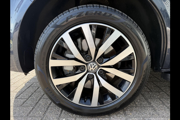 Volkswagen Transporter 2.0 TDI L2H1 Highline | AUTOMAAT | TREKHAAK | ACHTERUITRIJCAMERA |CLIMATE CONTROL | NAVIGATIE SYSTEEM |
