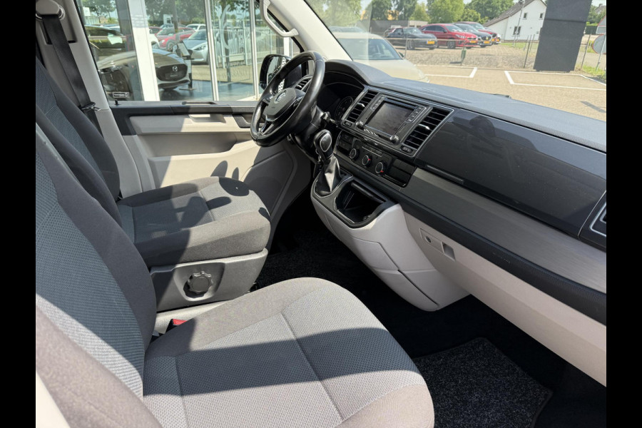 Volkswagen Transporter 2.0 TDI L2H1 Highline | AUTOMAAT | TREKHAAK | ACHTERUITRIJCAMERA |CLIMATE CONTROL | NAVIGATIE SYSTEEM |