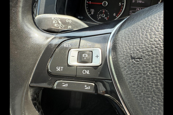 Volkswagen Transporter 2.0 TDI L2H1 Highline | AUTOMAAT | TREKHAAK | ACHTERUITRIJCAMERA |CLIMATE CONTROL | NAVIGATIE SYSTEEM |