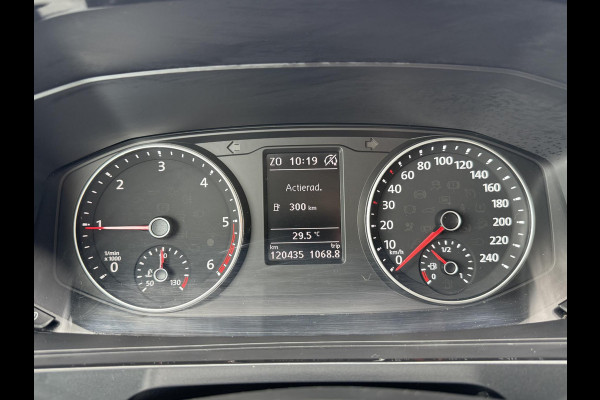 Volkswagen Transporter 2.0 TDI L2H1 Highline | AUTOMAAT | TREKHAAK | ACHTERUITRIJCAMERA |CLIMATE CONTROL | NAVIGATIE SYSTEEM |