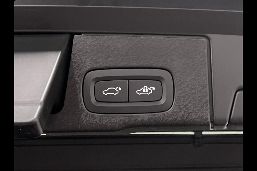 Volvo XC60 2.0 T6 Plug-in hybrid AWD Plus Dark Open dak | Harman/Kardon | Adapt. Cruise c. | Stoel-/Stuur verwarming
