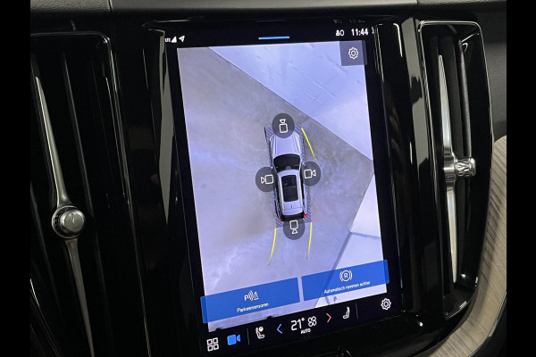Volvo XC60 2.0 T6 Plug-in hybrid AWD Plus Dark Open dak | Harman/Kardon | Adapt. Cruise c. | Stoel-/Stuur verwarming