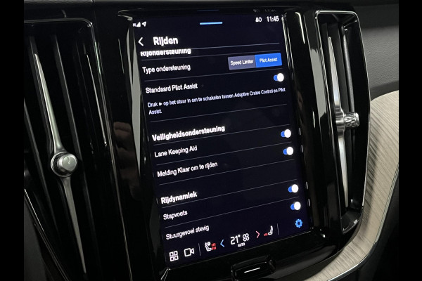 Volvo XC60 2.0 T6 Plug-in hybrid AWD Plus Dark Open dak | Harman/Kardon | Adapt. Cruise c. | Stoel-/Stuur verwarming