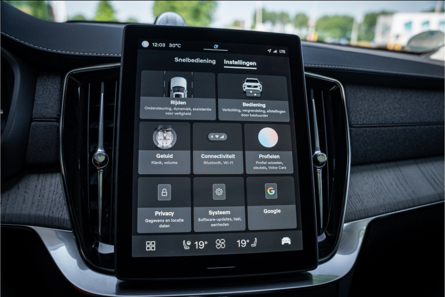Volvo XC90 2.0 T8 Plug-in hybrid AWD Ultra Dark ** HUD ** Ventilatie MY2025!