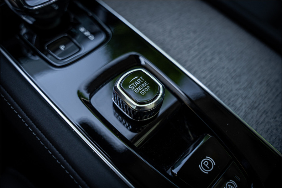 Volvo XC90 2.0 T8 Plug-in hybrid AWD Ultra Dark ** HUD ** Ventilatie MY2025!